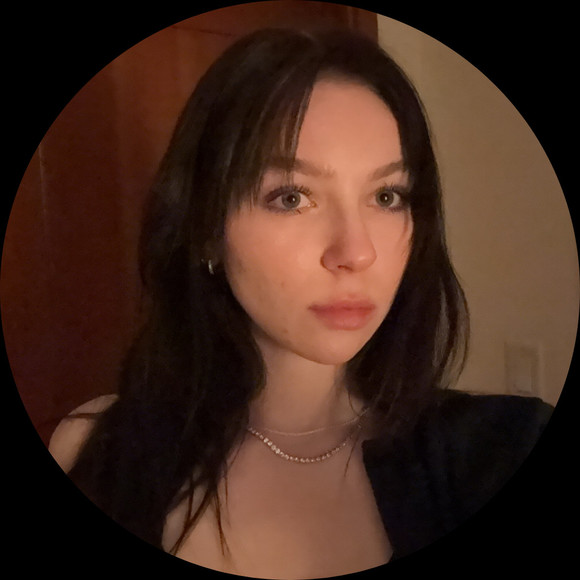 Profile Picture of Paige Paulson (@paige_paulson) on Poshmark