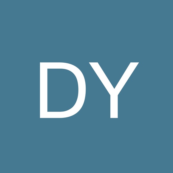 Profile Picture of Denise Yanish (@yanbur) on Poshmark