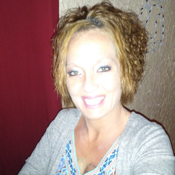 Profile Picture of Chasity Rose (@chasityrose866) on Poshmark