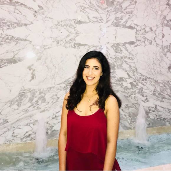 Profile Picture of Mina Rahimi (@mrahimi28) on Poshmark