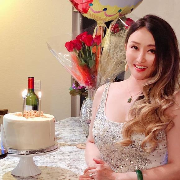 Profile Picture of Cindy Bi (@cindybisv) on Poshmark