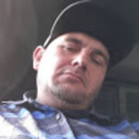 Profile Picture of Michael Doolin (@michaeldooli477) on Poshmark
