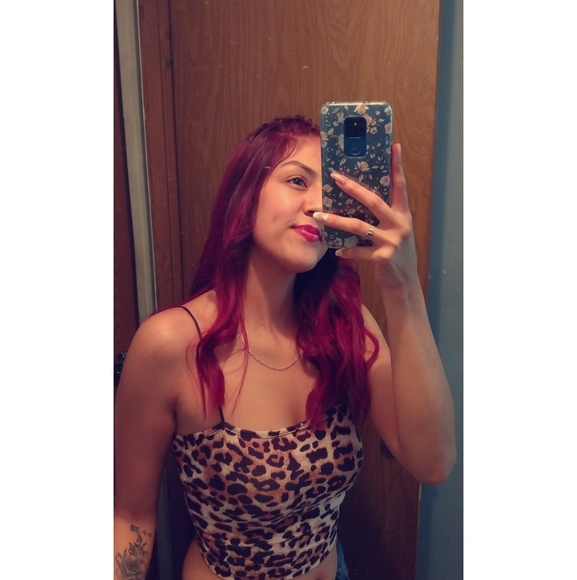 Profile Picture of Esmeralda Canales (@esmeraldacanale) on Poshmark