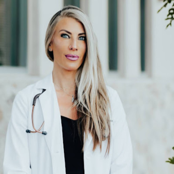 Profile Picture of Jillian s. Shannon (@drjilliancali) on Poshmark