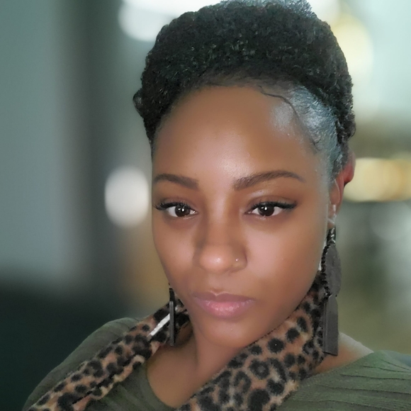 Profile Picture of Mina Bellot (@daminamina) on Poshmark
