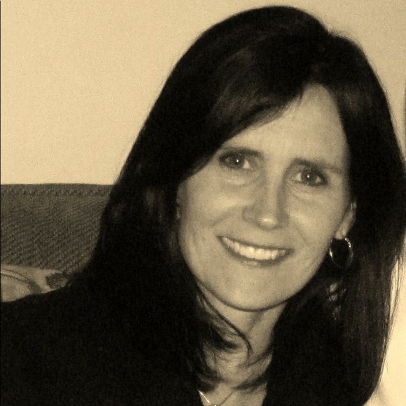 Profile Picture of Kathleen Torey (@kattorey) on Poshmark