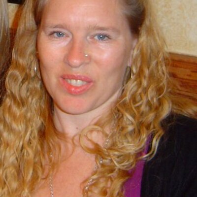 Profile Picture of Julie Cornell (@com_julie) on Twitter