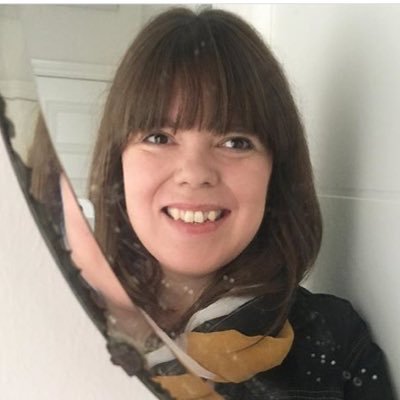 Profile Picture of Victoria Oatway (@Bobbie_Print) on Twitter