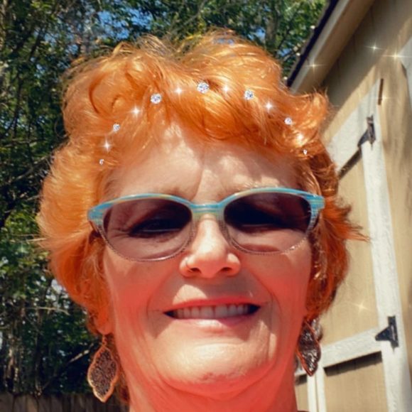 Profile Picture of Aletta Slavis (@alettaslavis) on Poshmark