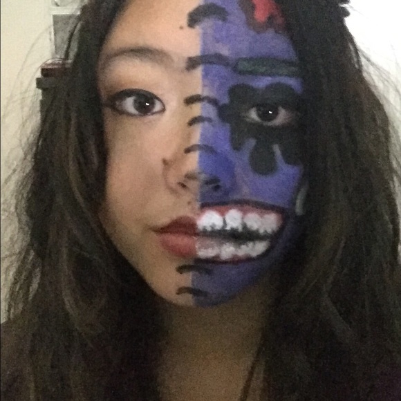 Profile Picture of Taber Dann (@poptropicacid) on Poshmark