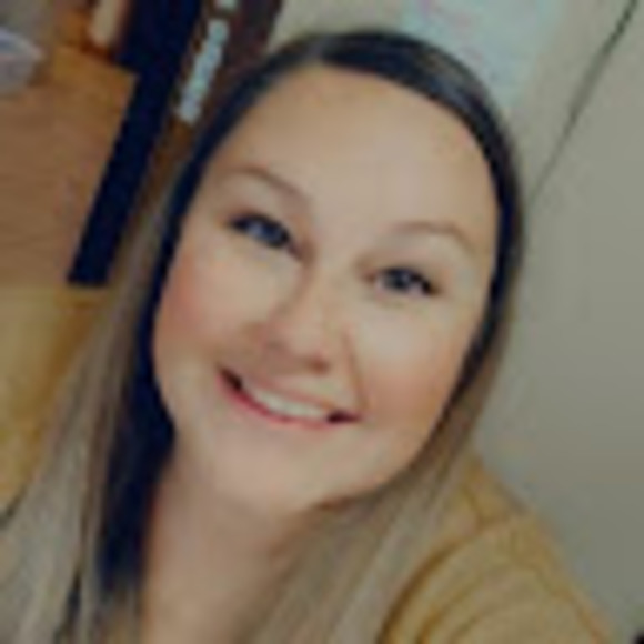 Profile Picture of Stephanie Humpherys (@shumpherys409) on Poshmark