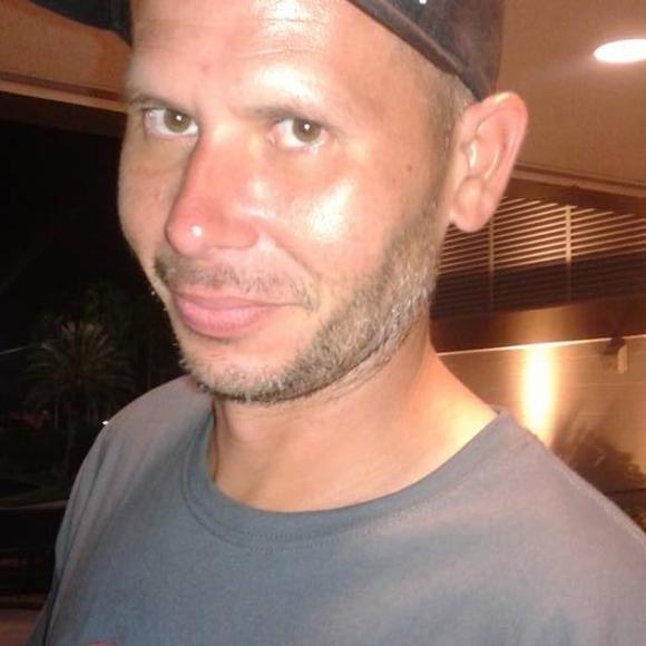 Profile Picture of Frank Novacek (@frank52279) on Poshmark