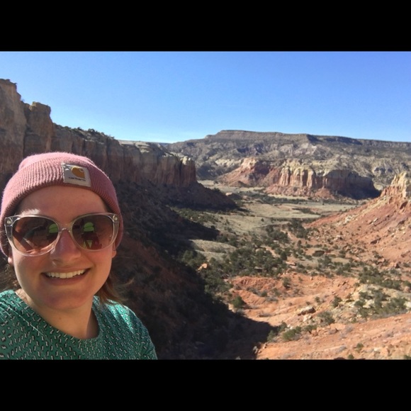 Profile Picture of Catherine Gonzalez (@catg1245) on Poshmark