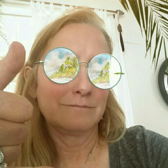 Profile Picture of Renee Tang (@jewelryrat) on Poshmark