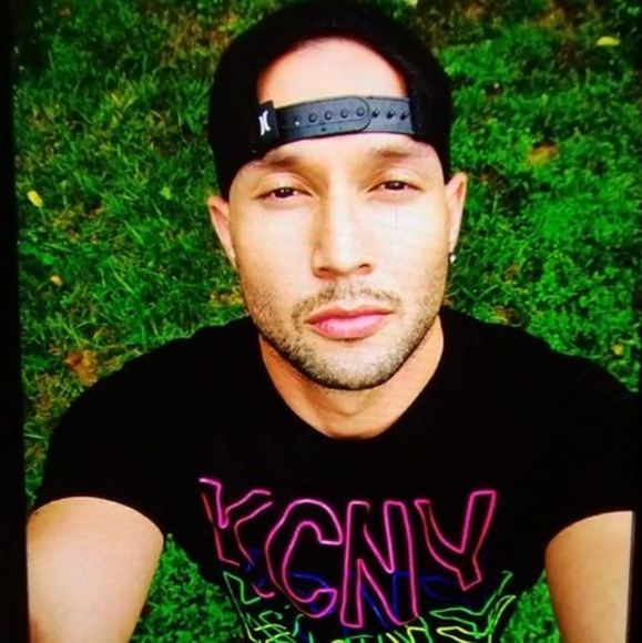 Alejandro Angulo bastidas - Poshmark Profile Picture of Alejandro Angulo bastidas (@alejin1087) on Poshmark