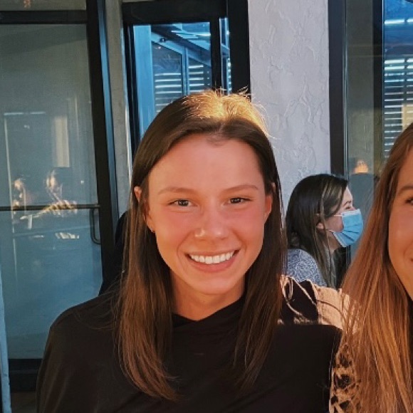 Profile Picture of Morgan Bartner (@mbartner) on Poshmark