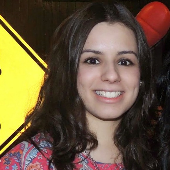 Profile Picture of Amanda Dasilva (@amandadasilv610) on Poshmark