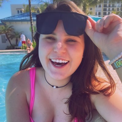 Profile Picture of Ariel Hodge (@aarielhodgee) on Twitter