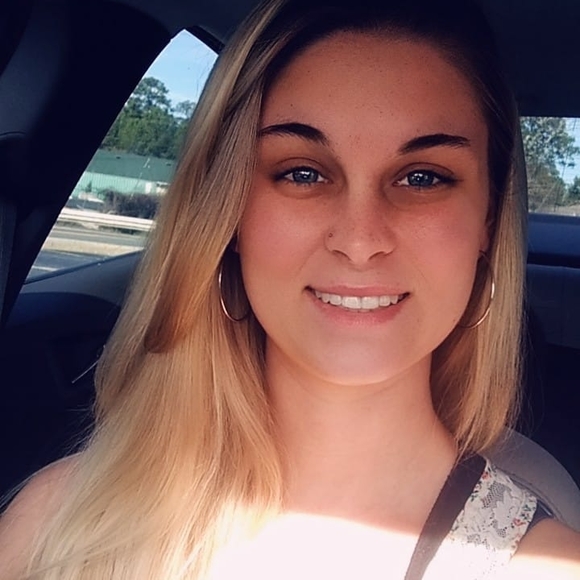 Profile Picture of Bryanna Holcomb (@kholcomb17) on Poshmark