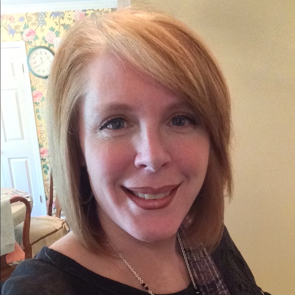Profile Picture of Whitney Alldredge (@eden36331) on Poshmark