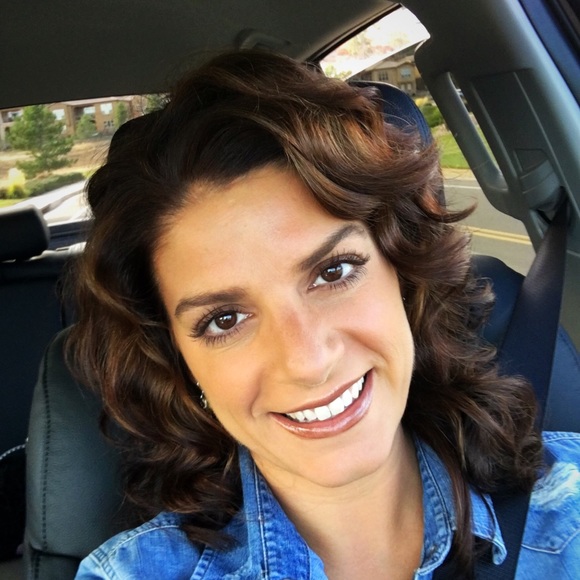Profile Picture of Erin Wilhelm (@enewilhelm) on Poshmark