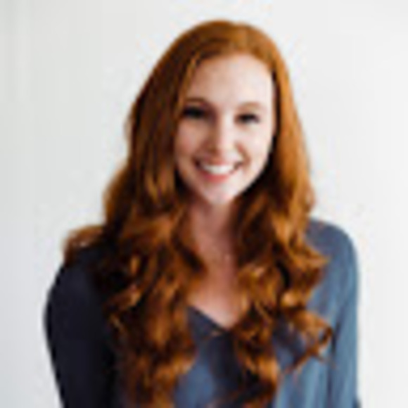 Profile Picture of Robin Laybourn (@robin_laybourn) on Poshmark