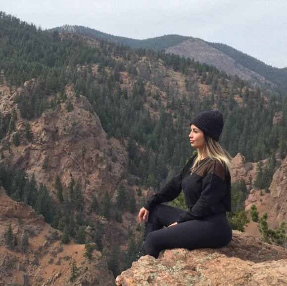 Profile Picture of Daiana Facal (@dimplesss17) on Poshmark