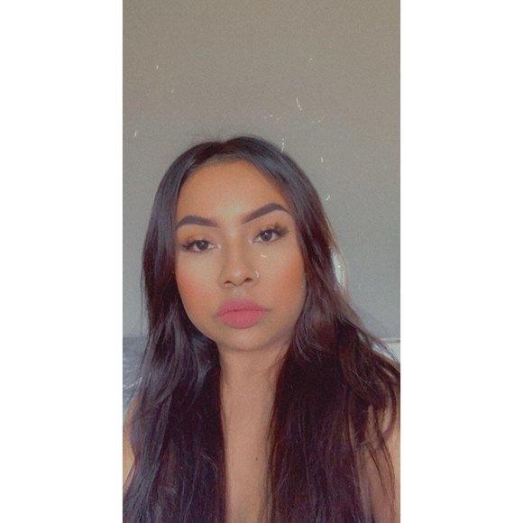 Profile Picture of Joelle Perea (@jfranny30) on Poshmark