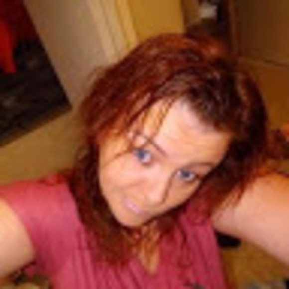 Profile Picture of April Pettijohn (@lifestarts2019) on Poshmark
