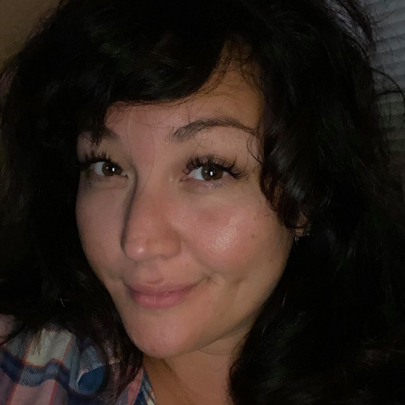 Profile Picture of Miranda Rowe (@mirkerry26) on Poshmark