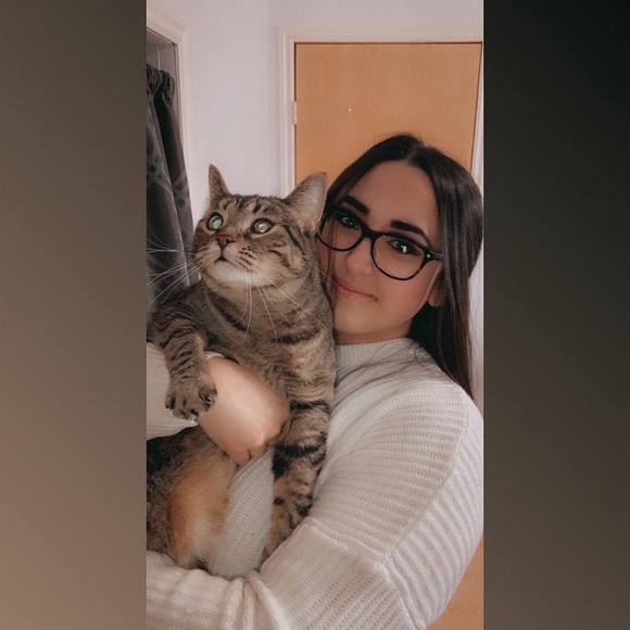 Profile Picture of Sommer Ashley (@sommer_ashley) on Poshmark