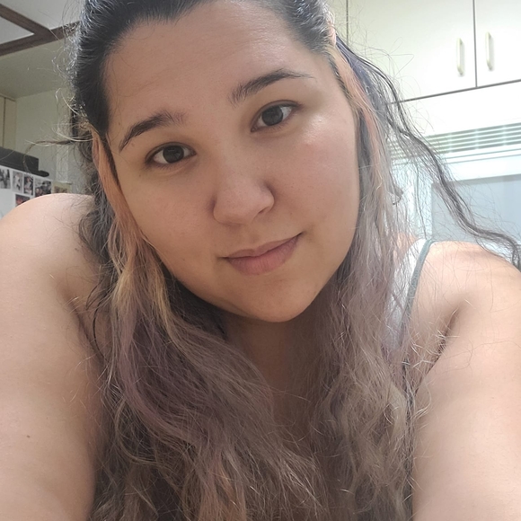 Profile Picture of Sol Perez (@lianasol) on Poshmark