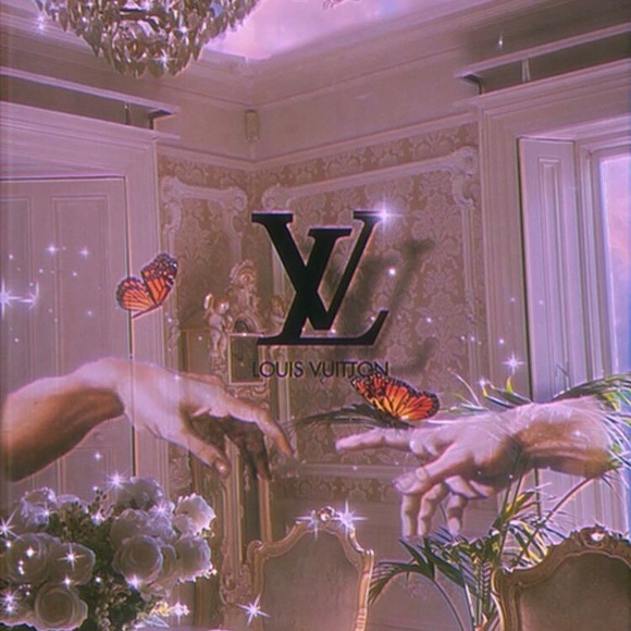 Profile Picture of Bella Nappo (@bhad_bhella) on Poshmark