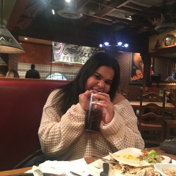 Profile Picture of Jearlin Vargas (@jearlin) on Poshmark