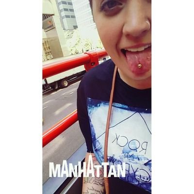 Profile Picture of Ariel DeCaro (@ariellldecaro) on Twitter