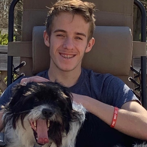 Profile Picture of Joey Hecht (@joeyhecht) on Poshmark