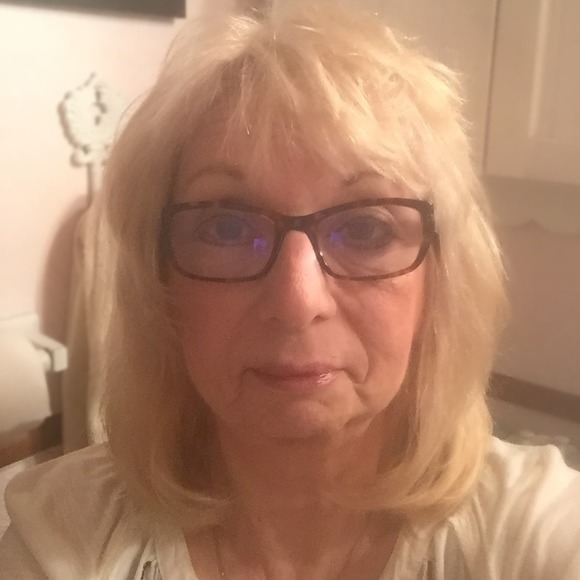 Profile Picture of Lauren Lindborg (@laurencaddo) on Poshmark