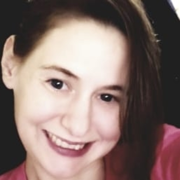 Profile Picture of Dee Neuschwander (@brettanddee) on Poshmark