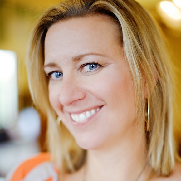Profile Picture of Heidi Larsen (@alismudge) on Poshmark