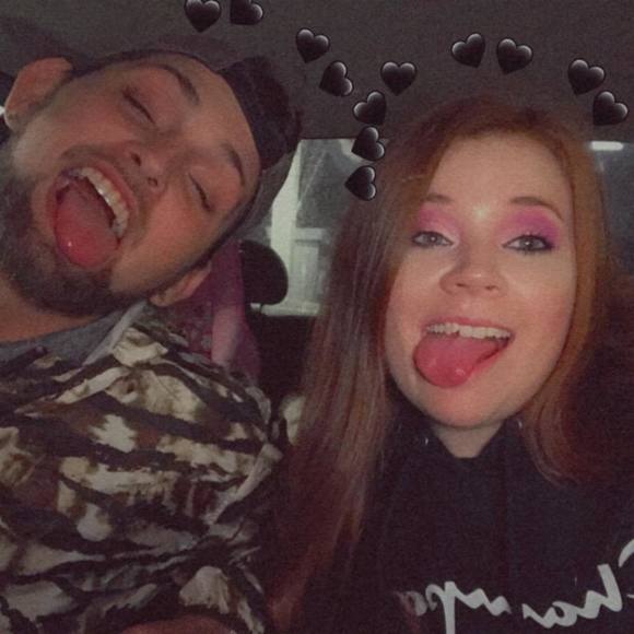 Profile Picture of Sara Sharpston (@sara_babay) on Poshmark