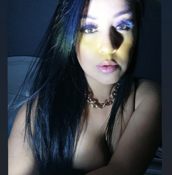 Profile Picture of Limhi Grajeda (@limhi_grajeda) on Poshmark
