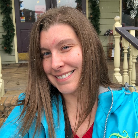 Profile Picture of Lynette Filyaw (@l_filyaw84) on Poshmark