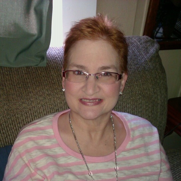 Profile Picture of Louise Watson (@louisewatson) on Poshmark