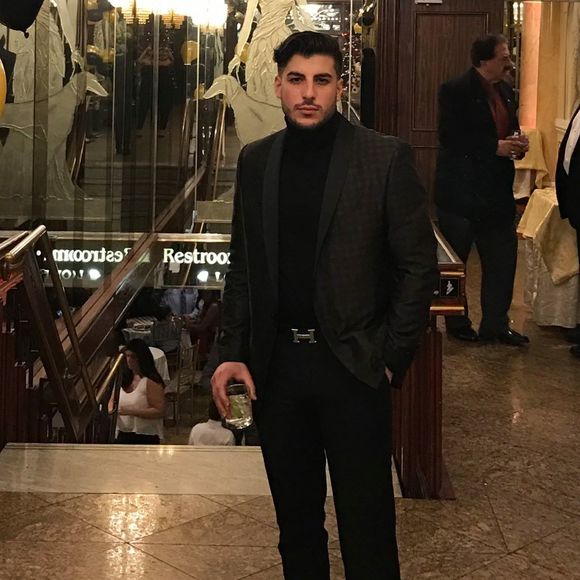Profile Picture of Mike Violetta (@mbvmikevioletta) on Poshmark