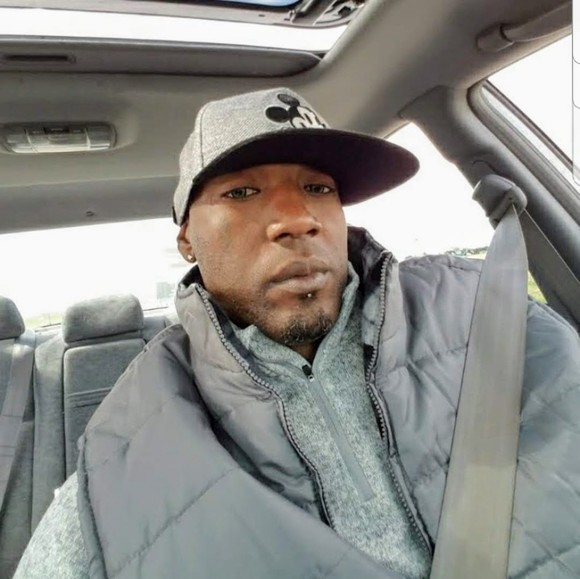 Profile Picture of Elvert Mack (@elvertmack) on Poshmark