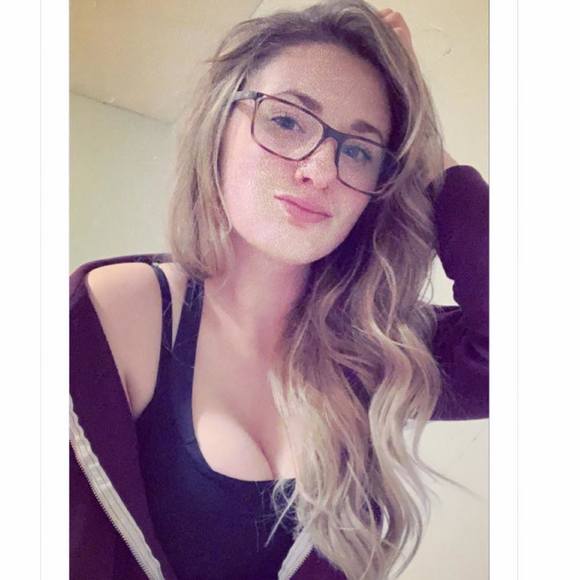 Profile Picture of Sofie d. Gaudreault (@gaudreaultsofie) on Poshmark