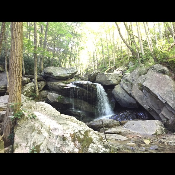 Profile Picture of Oliver Javier (@oliver_283) on Poshmark