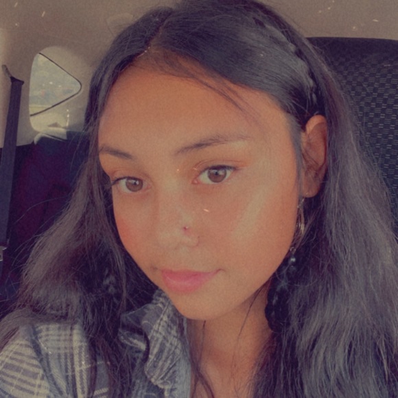 Profile Picture of Kaiya Kapaku (@kaiyakapaku) on Poshmark