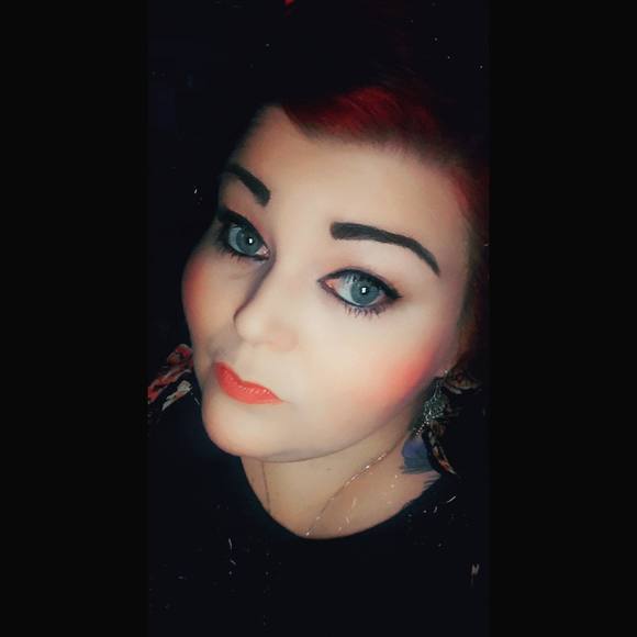 Profile Picture of Deanna Dumdei (@deannadumdei) on Poshmark