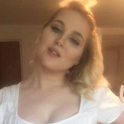 Rose - Twitter Profile Picture of Rose (@MariaLolaRoche) on Twitter